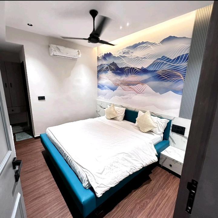 V Love Hotel 苏拉特 外观 照片